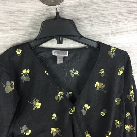 Chelsea28 Floral Print Faux Wrap black Top size S - Picture 4 of 7